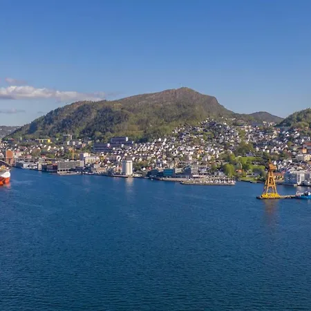 Modern And Cozy Near And Transport Bergen